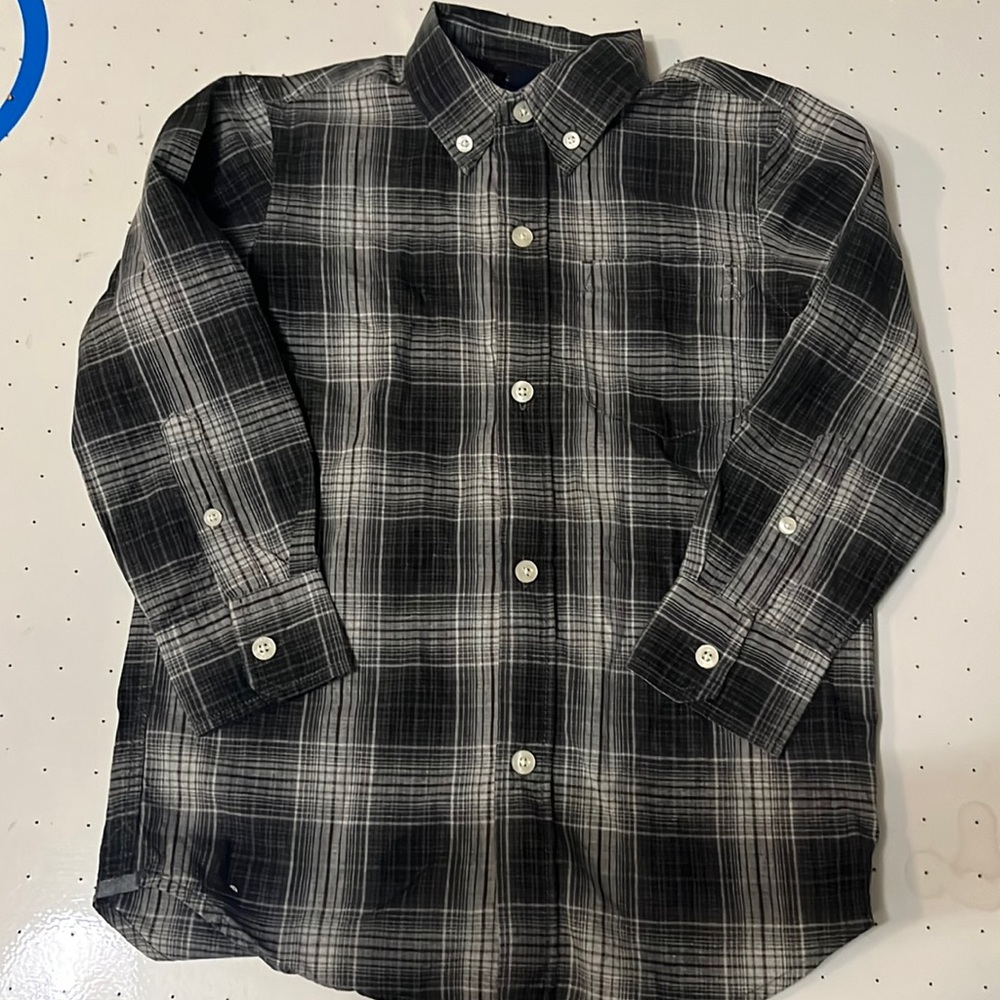 Gap bottom down plaid gray shirt